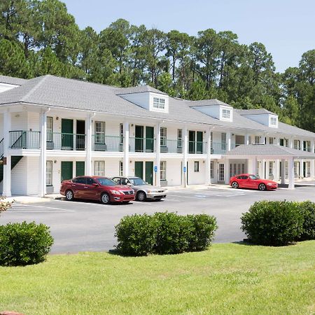 Super 8 By Wyndham Statesboro Hotel Bagian luar foto