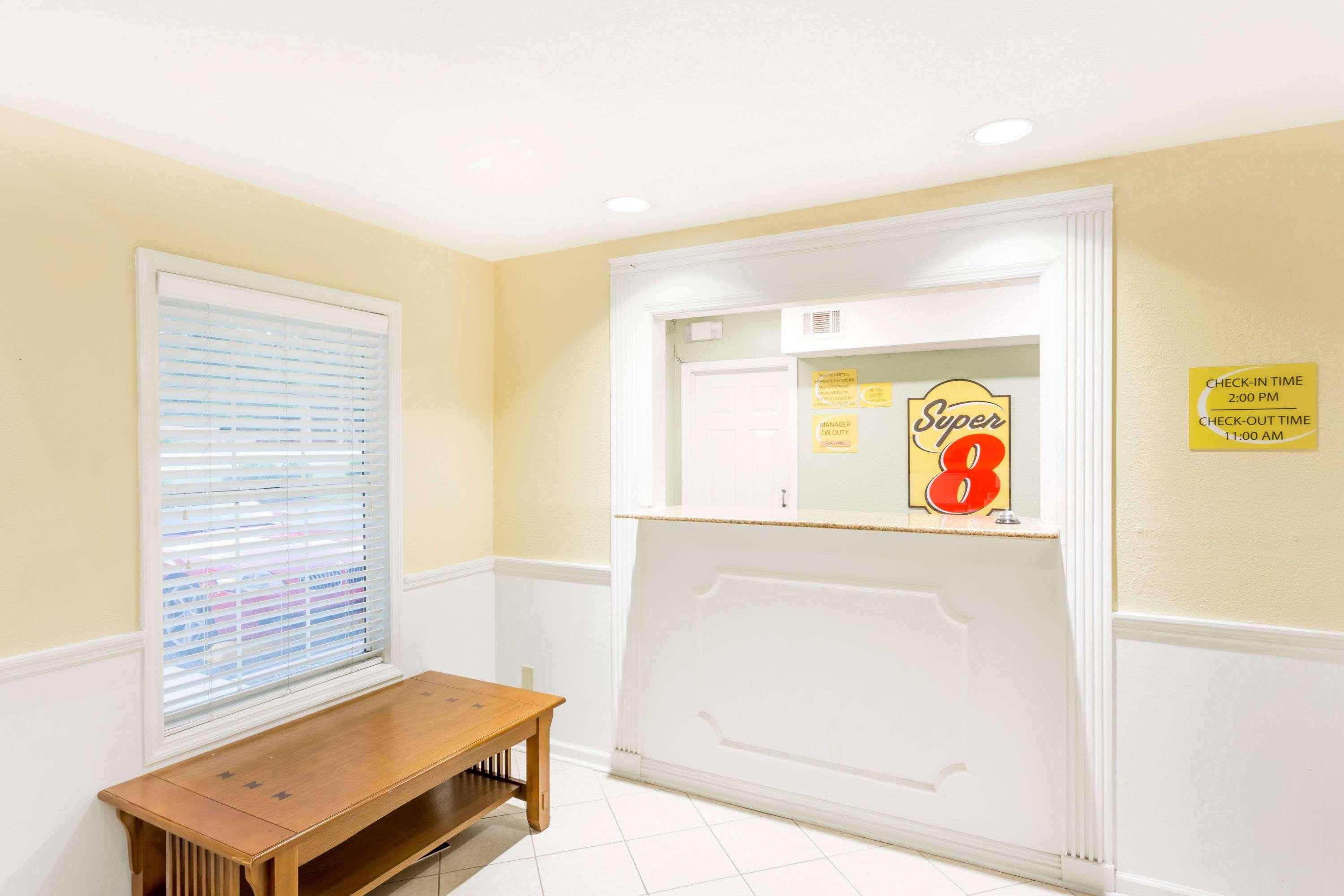 Super 8 By Wyndham Statesboro Hotel Bagian luar foto
